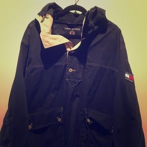 Vintage Tommy Hilfiger Pullover - A Classic!